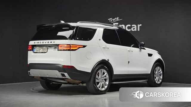 Land Rover Discovery 5 2020 Белый из Кореи