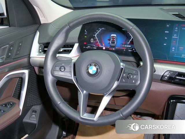 BMW X2 2025 Серебристо-серый из Китая