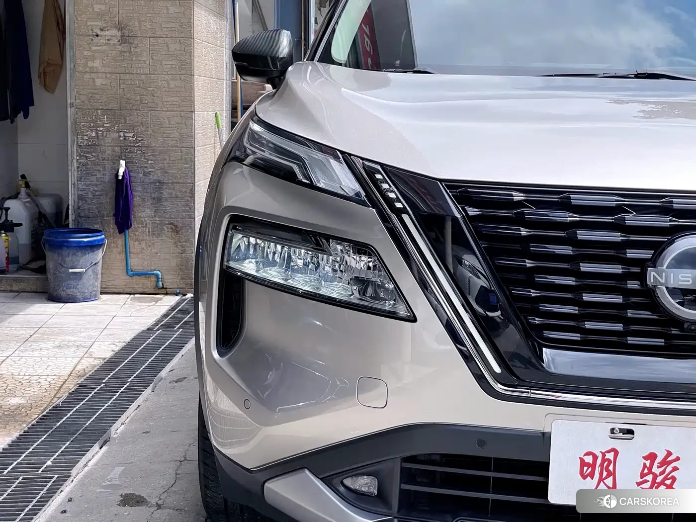 Nissan X-Trail 2023 Silver/gray из Китая