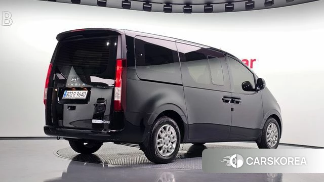 Hyundai Staria 2023 Черный из Кореи