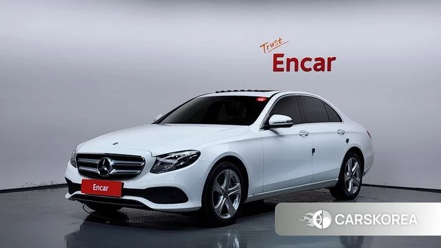 Mercedes-Benz E-Class W213 2018 Белый из Кореи