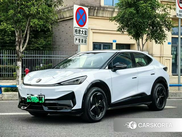 Volkswagen ID. UNYX 2025 Белый из Китая