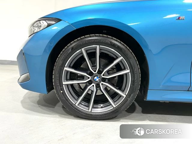 BMW 3 series 2023 Синий из Китая