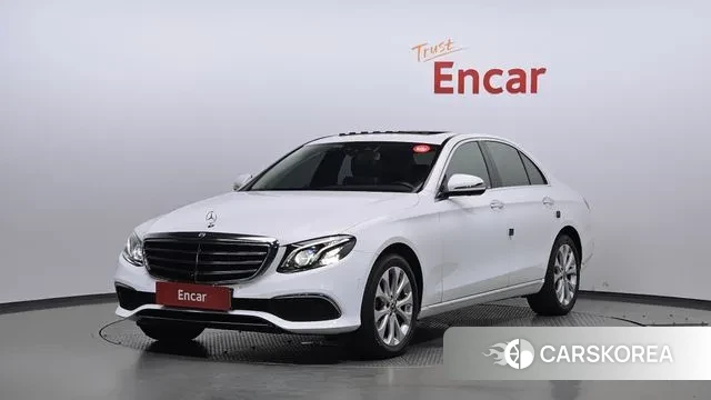 Mercedes-Benz E-Class W213 2018 Белый из Кореи
