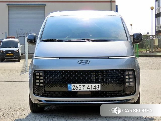 Hyundai Staria 2022 Серебряный из Кореи