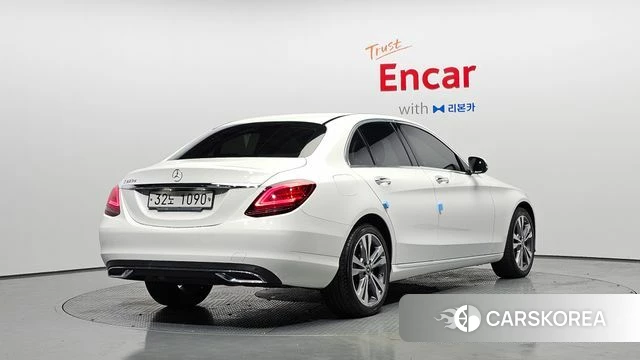 Mercedes-Benz C-Class W205 2019 Белый из Кореи