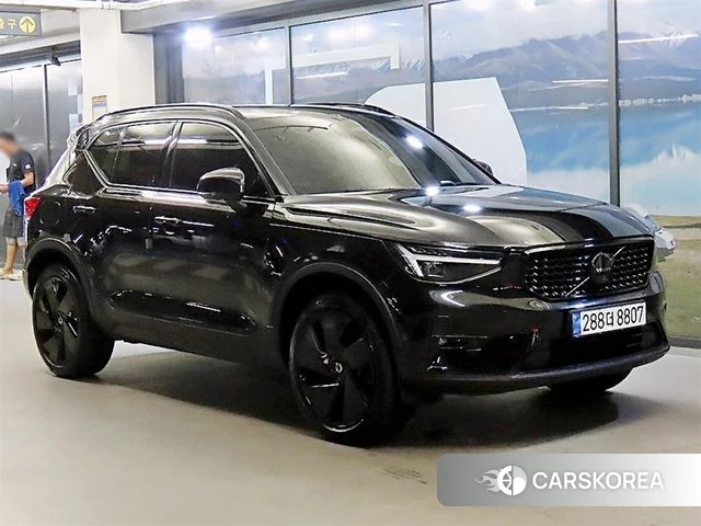 Volvo XC40 2024 Черный из Кореи