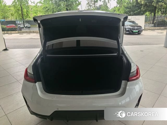 BMW 3 series 2023 Белый из Китая
