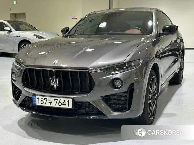 Maserati Levante 2023 Серый из Кореи