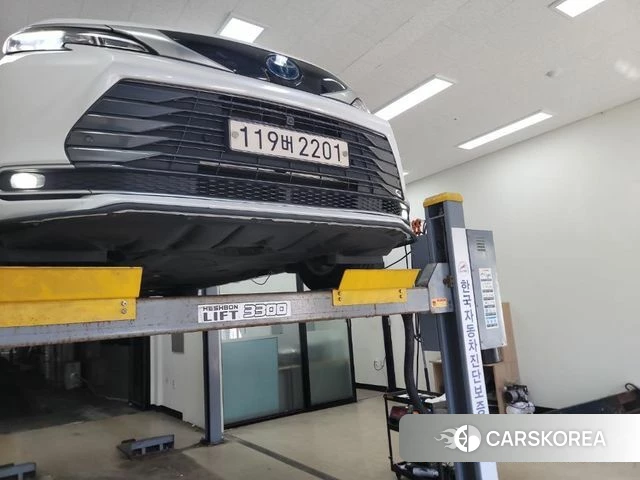 Toyota Sienna 4th Generation 2022 Белый из Кореи