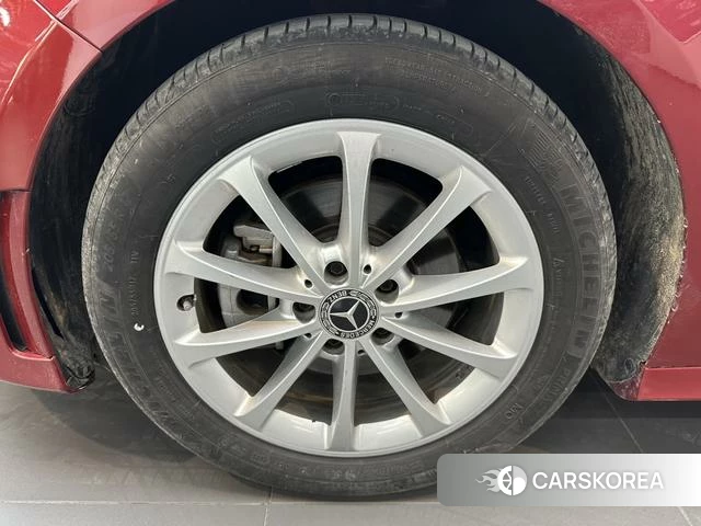 Mercedes-Benz A-Class 2021 Красный из Китая