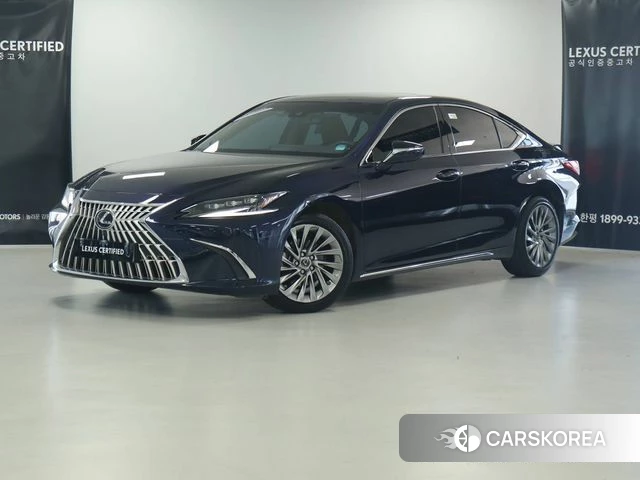 Lexus ES300h 7th generation 2025 Синий из Кореи