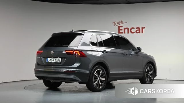 Volkswagen Tiguan second Generation 2020 Серый из Кореи