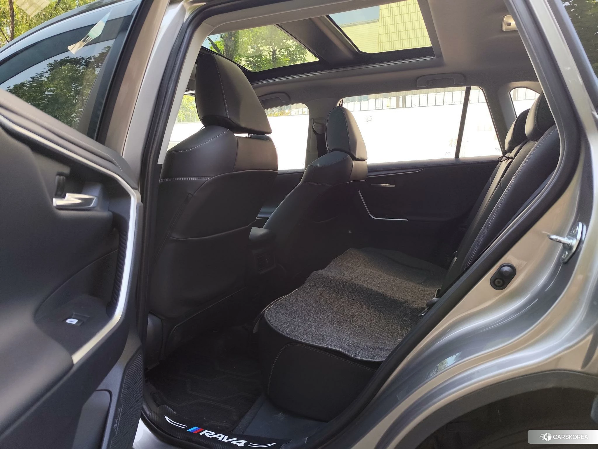 Toyota RAV4 2023 Темно-серый из Китая