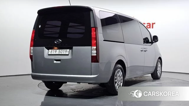 Hyundai Staria 2021 Серебряный из Кореи
