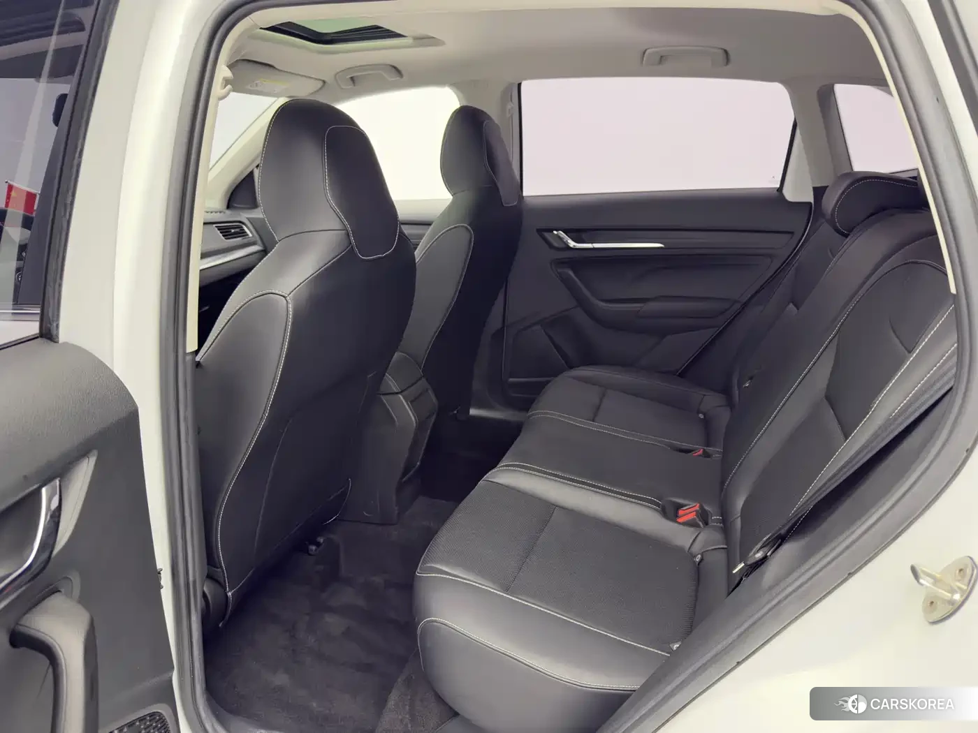 Skoda Kamiq 2023 Белый из Китая