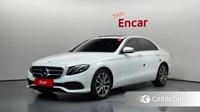 Mercedes-Benz E-Class W213 2018 Белый из Кореи