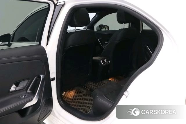 Mercedes-Benz A-Class 2022 Белый из Китая
