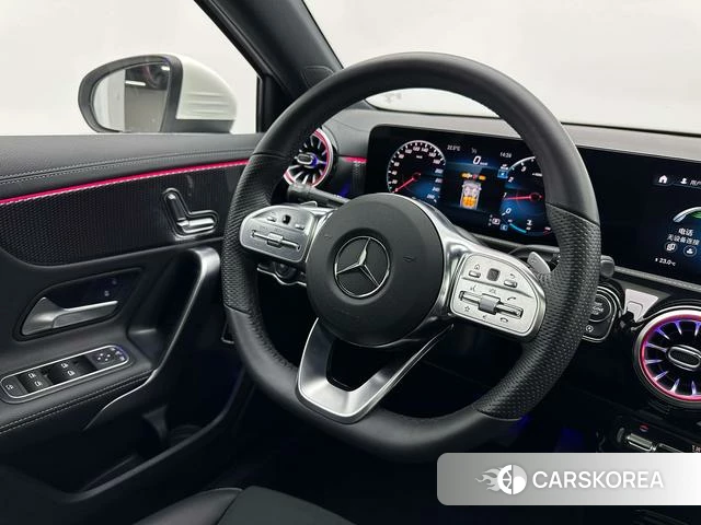 Mercedes-Benz A-Class 2023 Белый из Китая