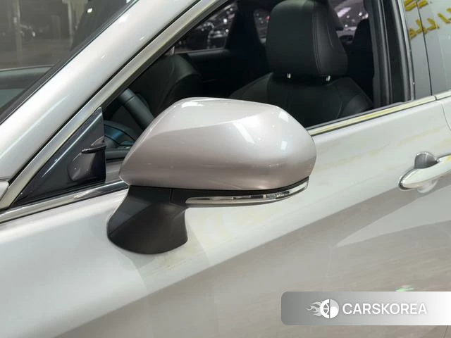Toyota Avalon 2021 Серебристо-серый из Китая
