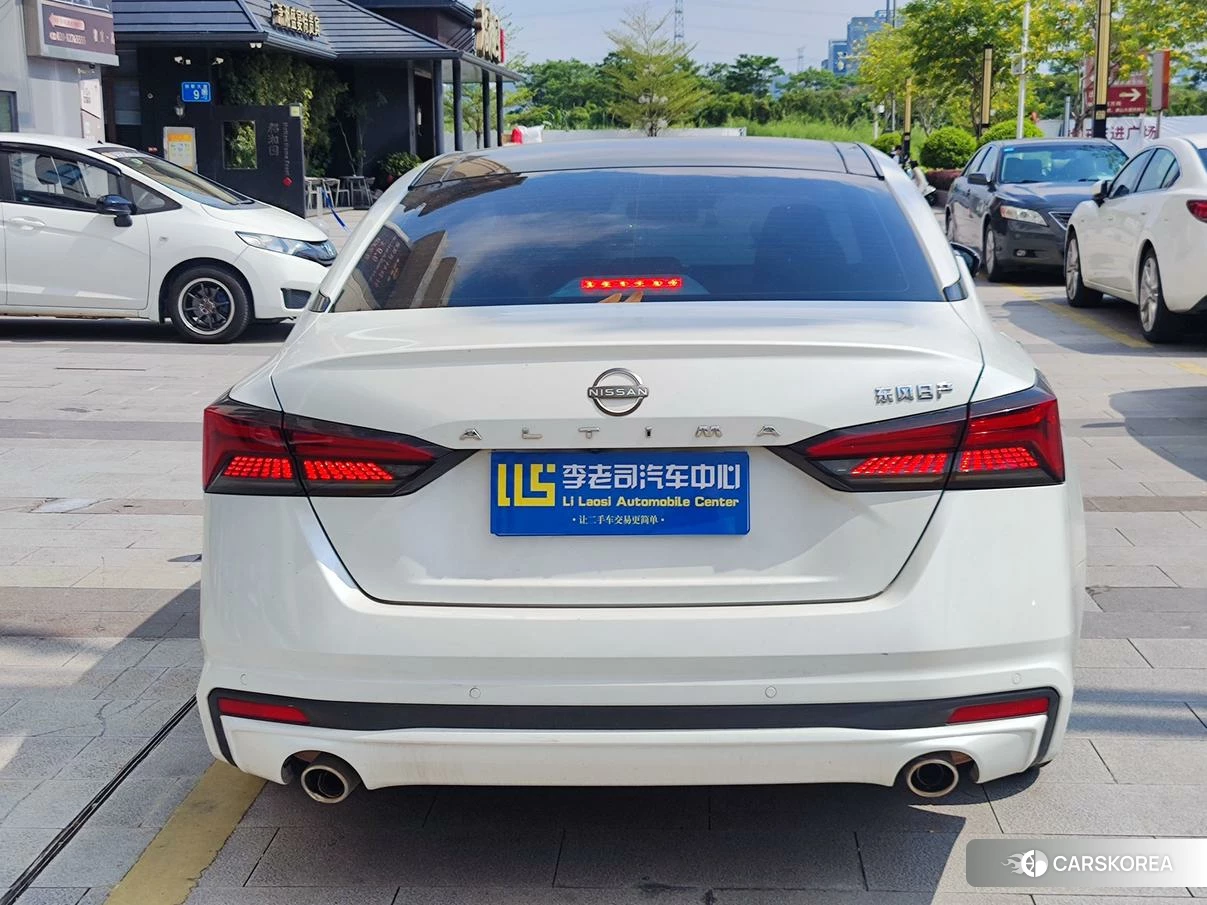 Nissan Altima 2022 Белый из Китая