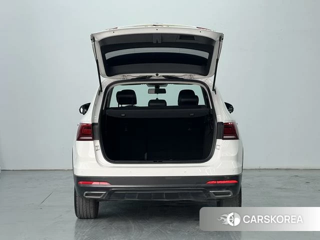 Volkswagen Tharu 2021 Белый из Китая