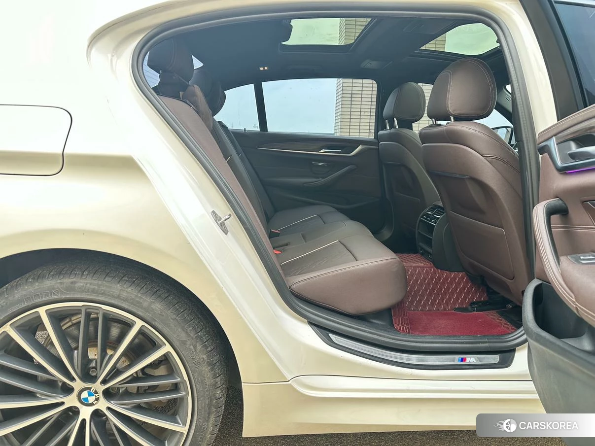 BMW 5 series 2021 Белый из Китая