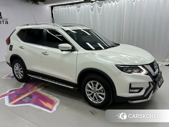Nissan X-Trail 2022 Белый из Китая