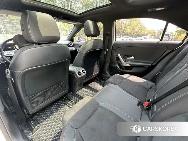 Mercedes-Benz A-Class 2021 Белый из Китая