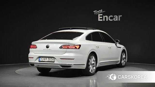 Volkswagen Arteon 2023 Белый из Кореи
