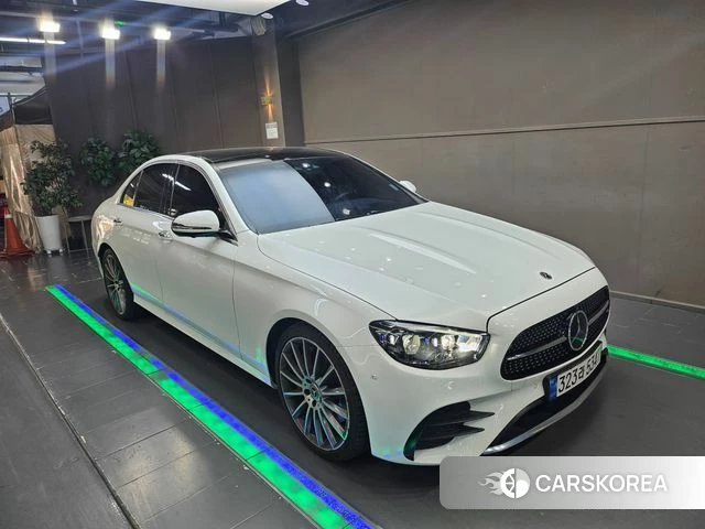 Mercedes-Benz E-Class W213 2022 Белый из Кореи
