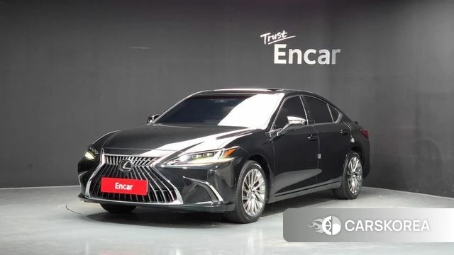 Lexus ES300h 7th generation 2023 Черный из Кореи