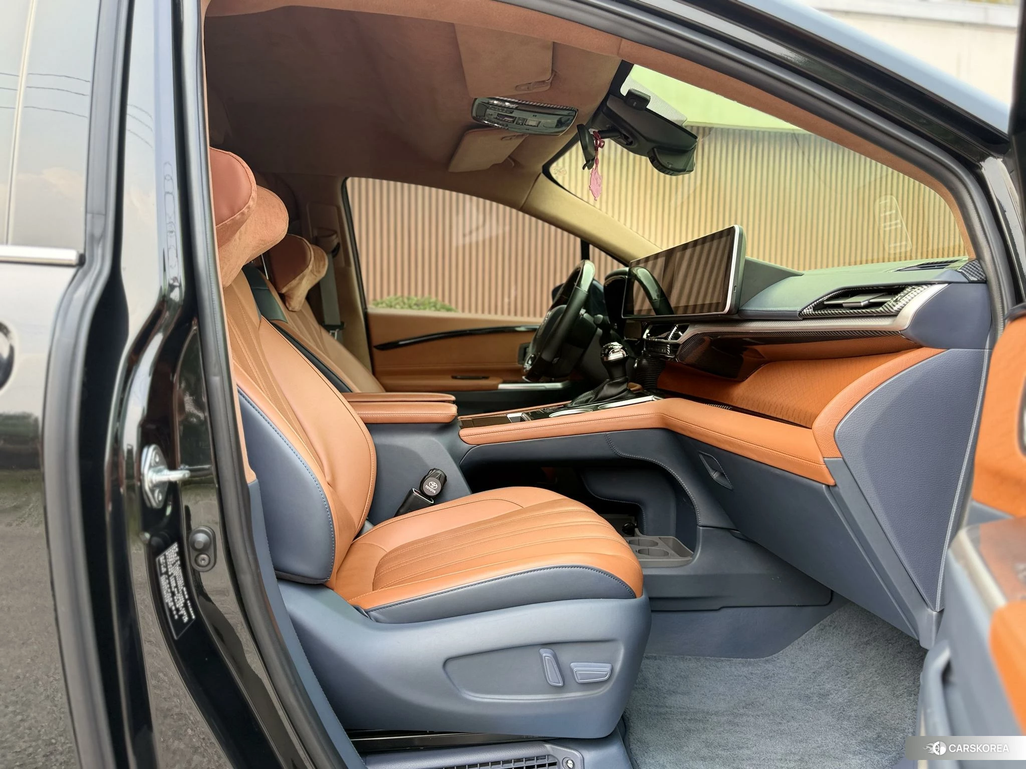 Toyota Sienna 2024 Черный из Китая