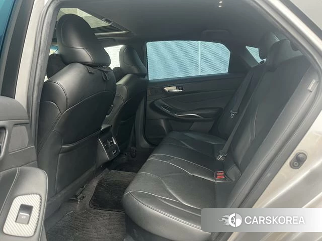 Toyota Avalon 2021 Серебристо-серый из Китая