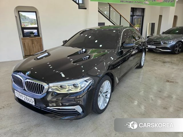 BMW 5 Series (G30) 2018 Черный из Кореи