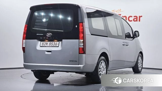 Hyundai Staria 2021 Серебряный из Кореи