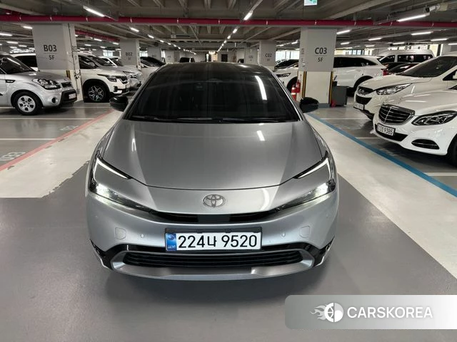 Toyota Prius 5th Generation 2024 Серебристо-серый из Кореи