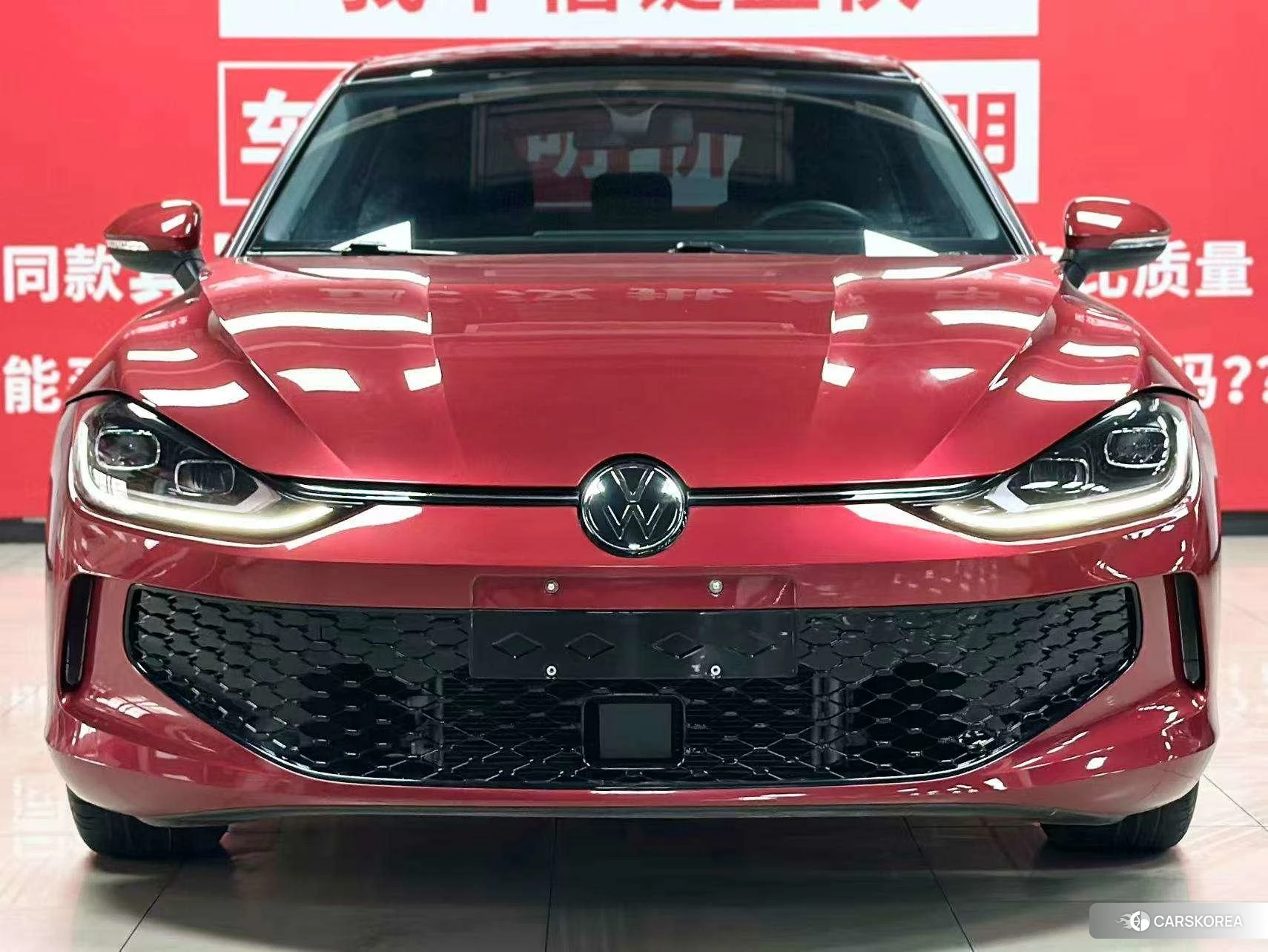 Volkswagen Lamando 2023 Красный из Китая