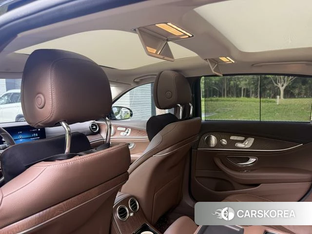 Mercedes-Benz E-Class 2023 Черный из Китая