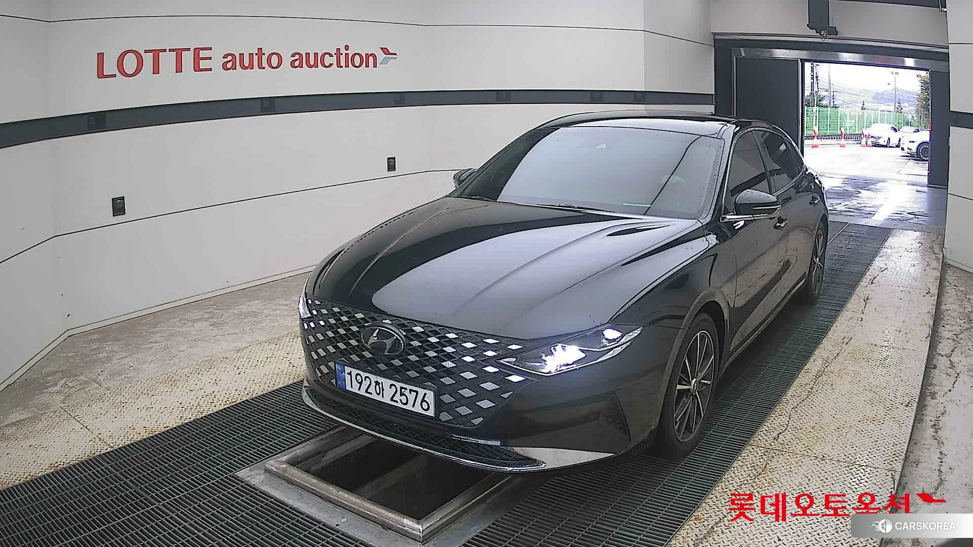 Hyundai Grandeur 2023 Abyss Black Pearl из Кореи