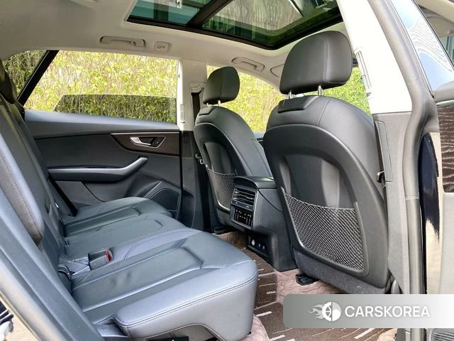 Audi Q8 2021 Черный из Китая