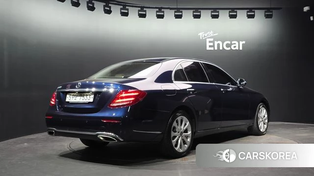 Mercedes-Benz E-Class W213 2018 Синий из Кореи