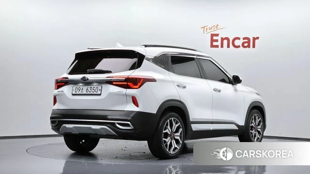 Kia Seltos 2019 Белый из Кореи