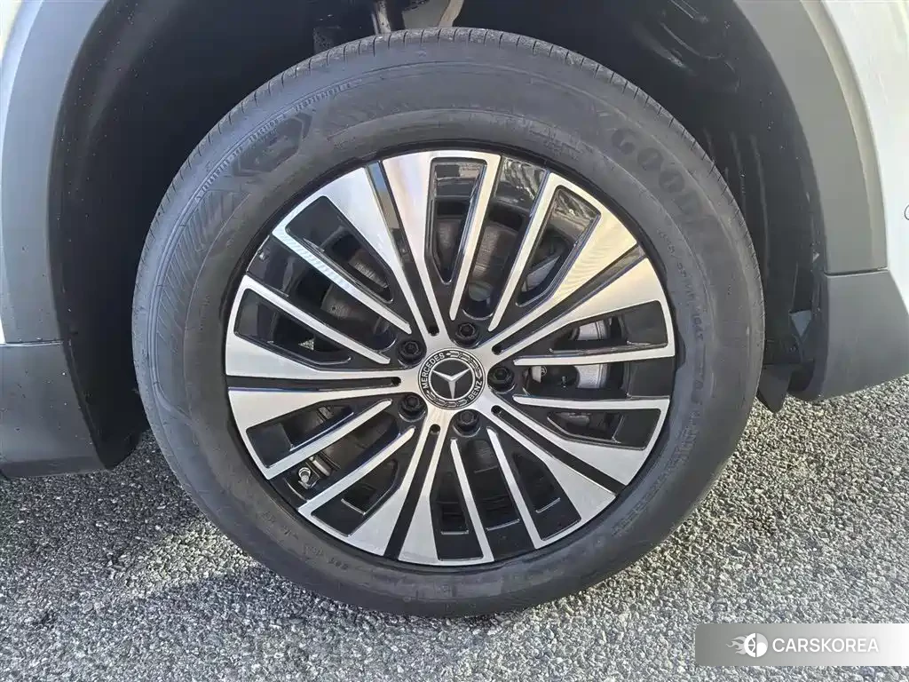 Mercedes-Benz EQB 2025 Черный из Китая