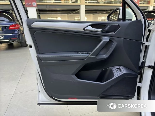 Volkswagen Tiguan L 2020 Белый из Китая