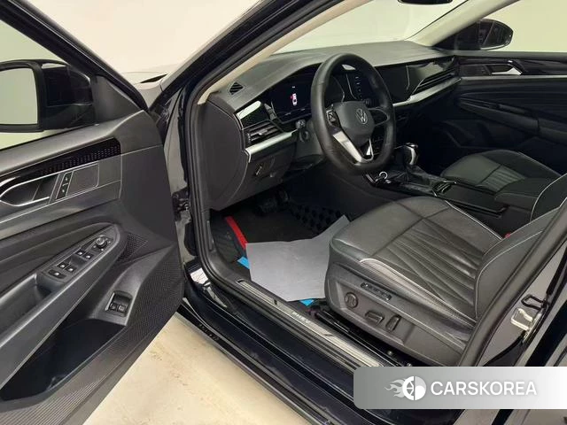 Volkswagen Passat 2023 Черный из Китая