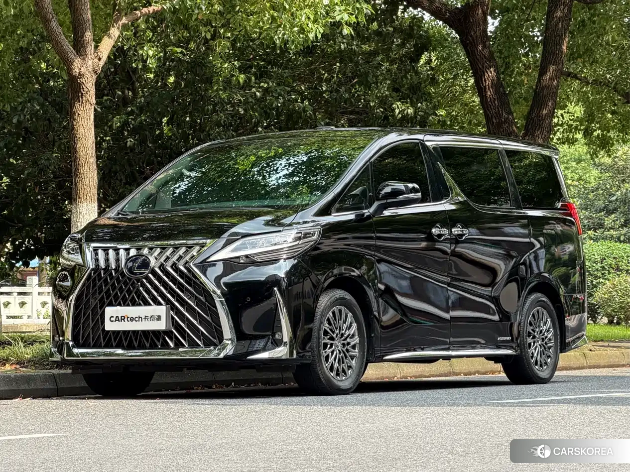 Lexus LM 2022 Черный из Китая