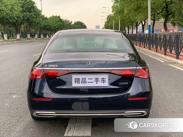 Mercedes-Benz E-Class 2023 Синий из Китая