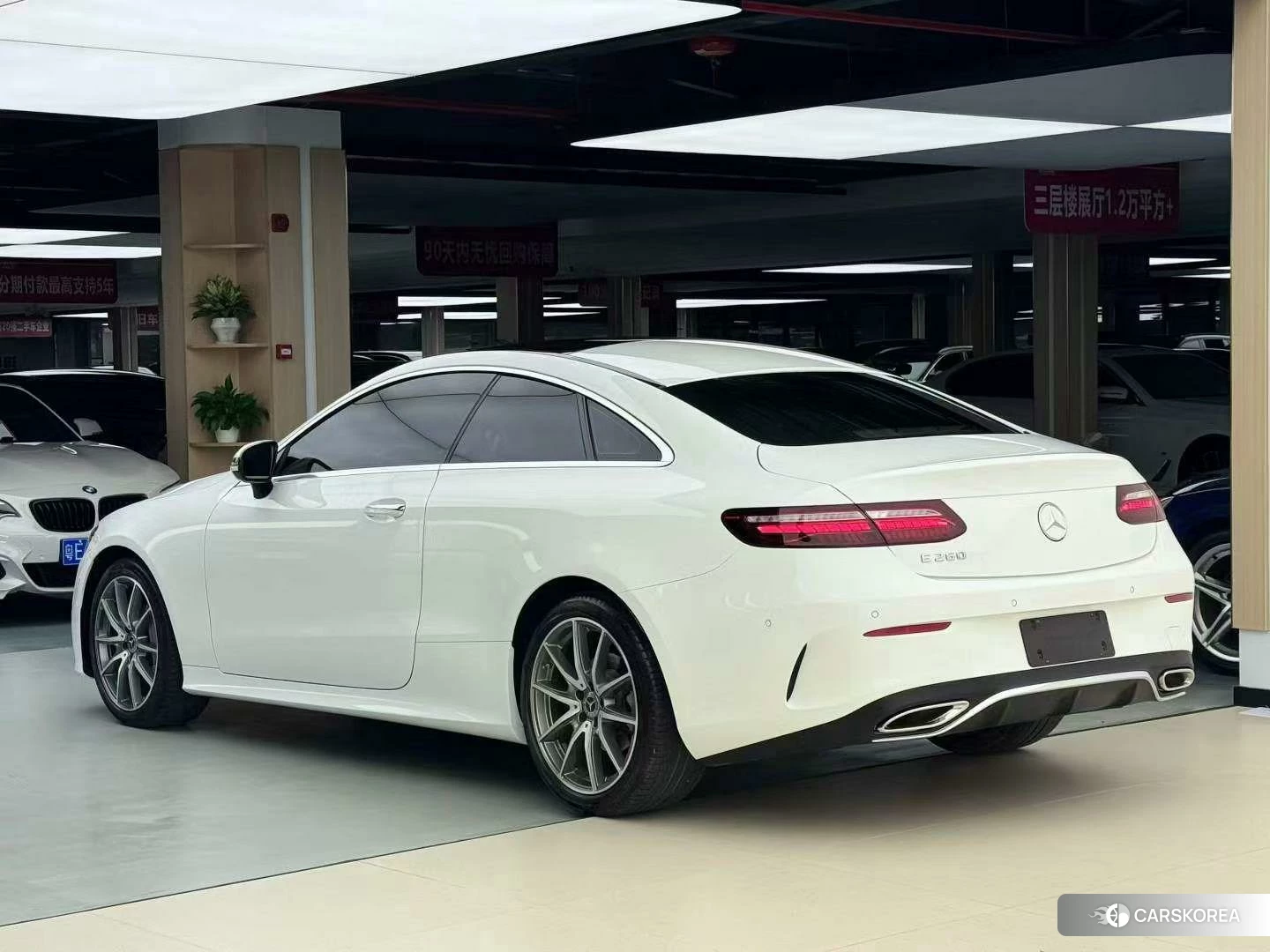 Mercedes-Benz E-Class 2021 Белый из Китая