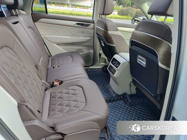 Volkswagen Tavendor 2023 Белый из Китая
